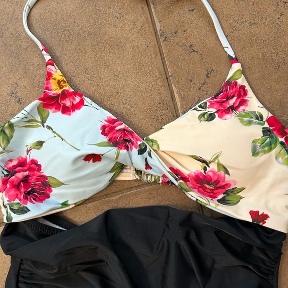 Cupshe one piece tummy control - Picture 4 of 4